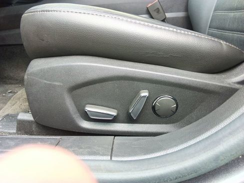 Used 2016 Ford Fusion SE w/ Equipment Group 202A FWD image 11