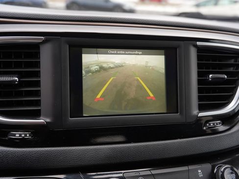 Used 2020 Chrysler Voyager LX FWD image 28