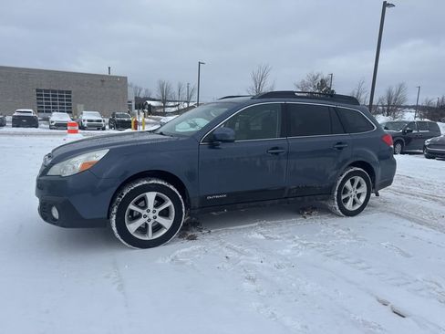 Used 2013 Subaru Outback 2.5i Limited w/ Moonroof Pkg image 3