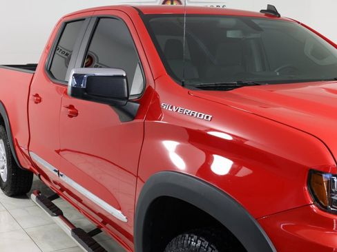 Used 2020 Chevrolet Silverado 1500 LT image 38