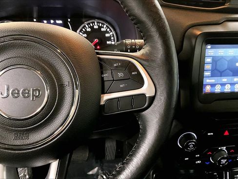 Used 2020 Jeep Renegade Latitude w/ Cold Weather Group image 23