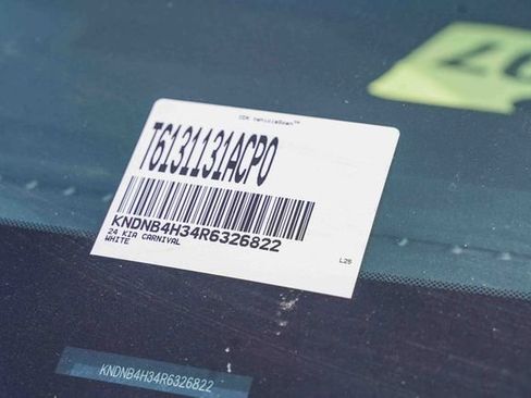 Certified 2024 Kia Carnival LX image 14