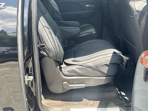 Used 2009 Chevrolet Suburban LTZ AWD/4WD image 16