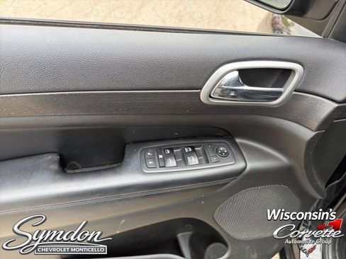Used 2018 Jeep Grand Cherokee Altitude AWD/4WD image 16