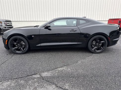 Used 2021 Chevrolet Camaro LT w/ RS Package image 4