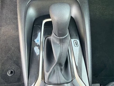 Used 2025 Toyota Corolla LE image 28