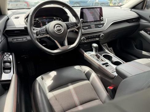 Used 2023 Nissan Altima 2.5 SR AWD/4WD image 7