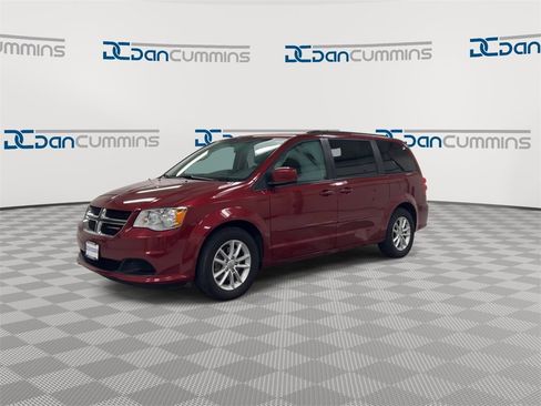 Used 2016 Dodge Grand Caravan SXT w/ Rear Park Assist Package image 4