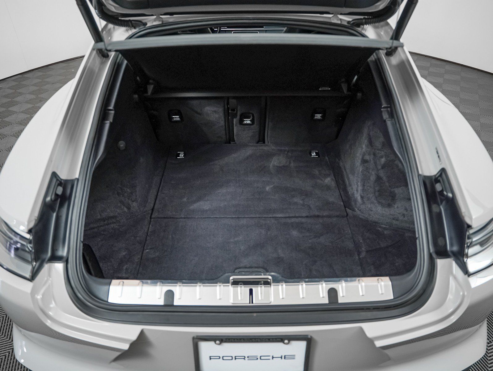 Certified 2023 Porsche Panamera 4 Platinum Edition w/ Assistance Package AWD/4WD image 27