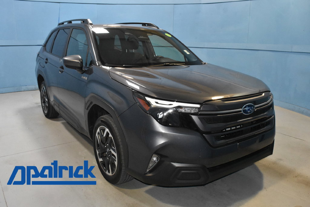Used 2025 Subaru Forester Premium AWD/4WD image 1