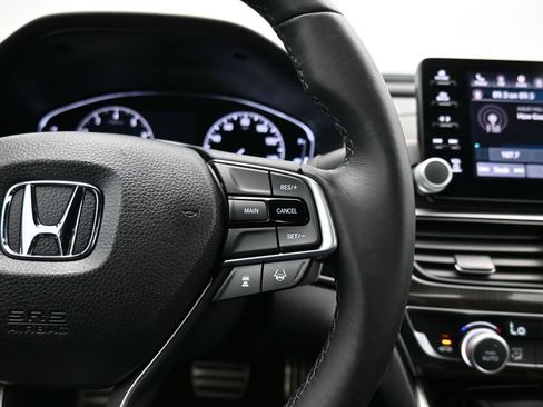 Certified 2018 Honda Accord Sport image 46