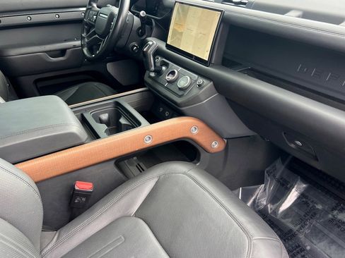 Certified 2023 Land Rover Defender 130 X image 32