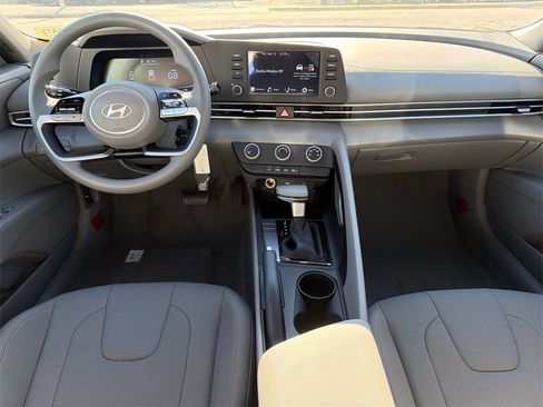 New 2026 Hyundai Elantra SE image 22