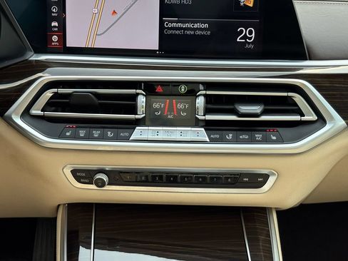 Used 2019 BMW X5 xDrive40i w/ Convenience Package AWD/4WD image 18