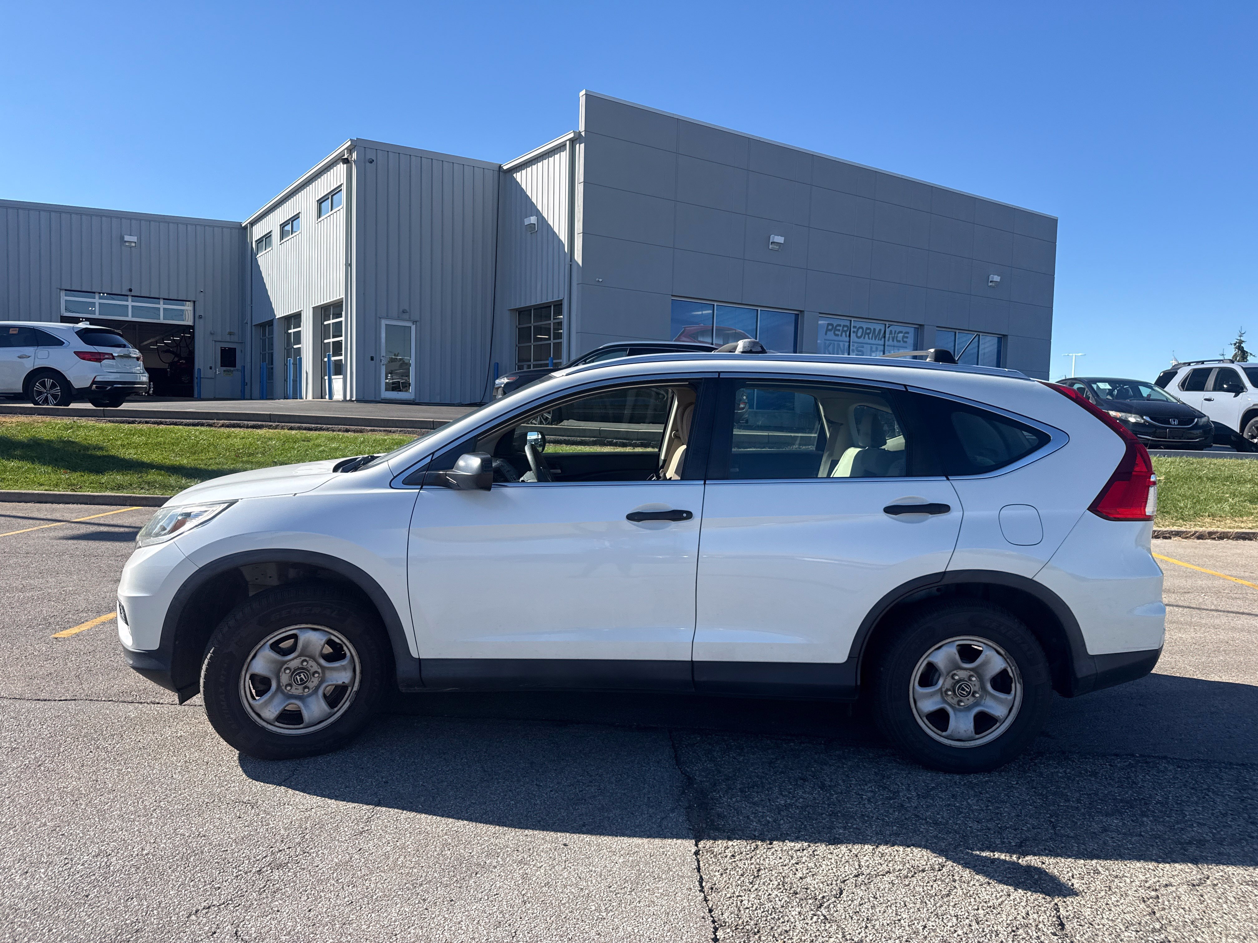 Used 2016 Honda CR-V LX image 2