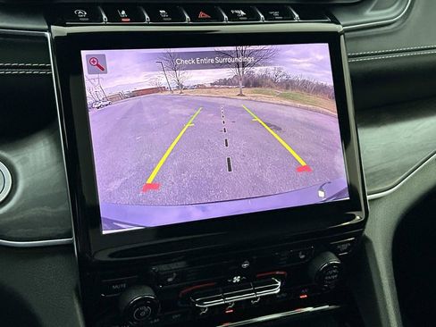 Used 2022 Jeep Grand Cherokee L Limited image 32