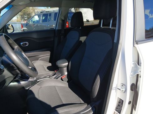 Used 2019 Kia Soul + image 19