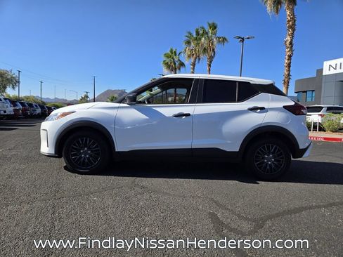 Used 2022 Nissan Kicks S FWD image 3