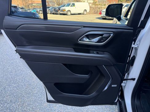 Used 2024 GMC Yukon AT4 w/ AT4 Premium Plus Package image 16