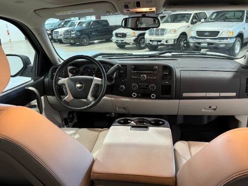 Used 2009 Chevrolet Silverado 1500 LT w/ Power Pack Plus AWD/4WD image 19