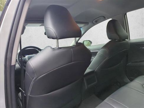 Used 2019 Toyota Camry SE image 19