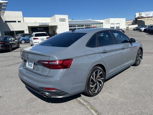 Used 2022 Volkswagen Jetta GLI Autobahn FWD image 3