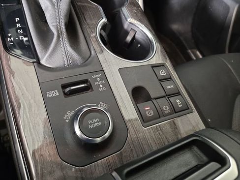 Used 2024 Toyota Highlander Platinum AWD/4WD image 29