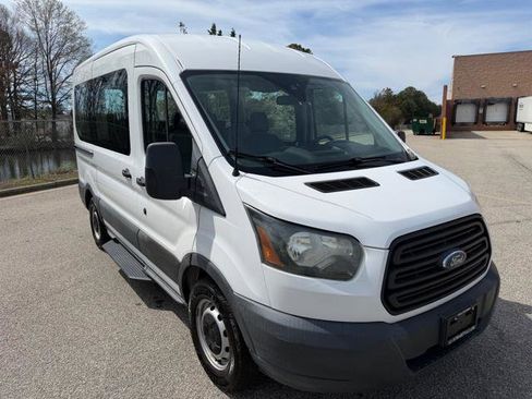 Used 2017 Ford Transit 150 XL image 3