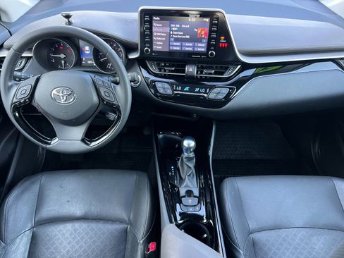 Used 2021 Toyota C-HR Limited image 13