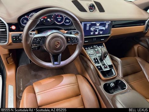 Used 2019 Porsche Cayenne AWD/4WD image 16