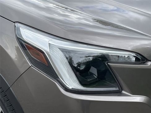 Used 2023 Subaru Forester Limited AWD/4WD image 9