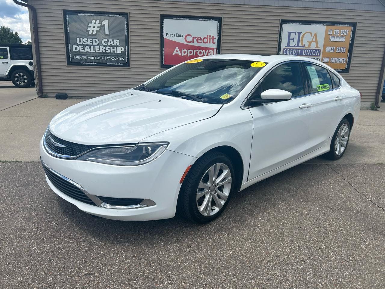 Used 2015 Chrysler 200 Limited w/ Convenience Group FWD image 1
