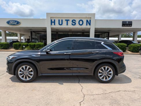 Used 2021 INFINITI QX50 Luxe image 1