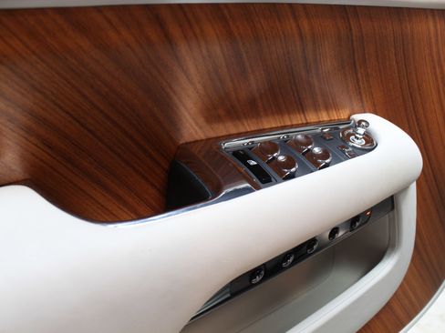 Used 2014 Rolls-Royce Wraith RWD image 65