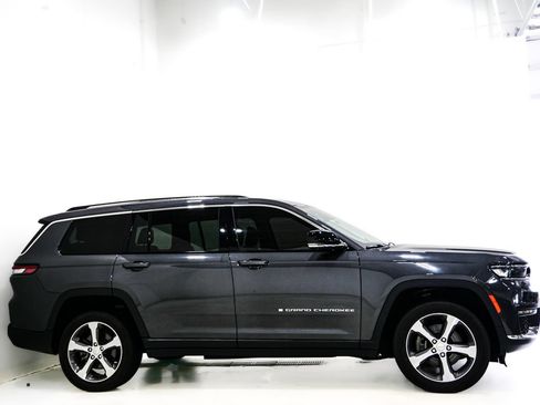 Used 2023 Jeep Grand Cherokee L Limited w/ Luxury Tech Group II AWD/4WD image 5