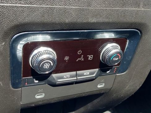 Used 2021 GMC Yukon SLT w/ SLT Luxury Plus Package AWD/4WD image 26