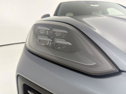 New 2026 Porsche Cayenne image 30
