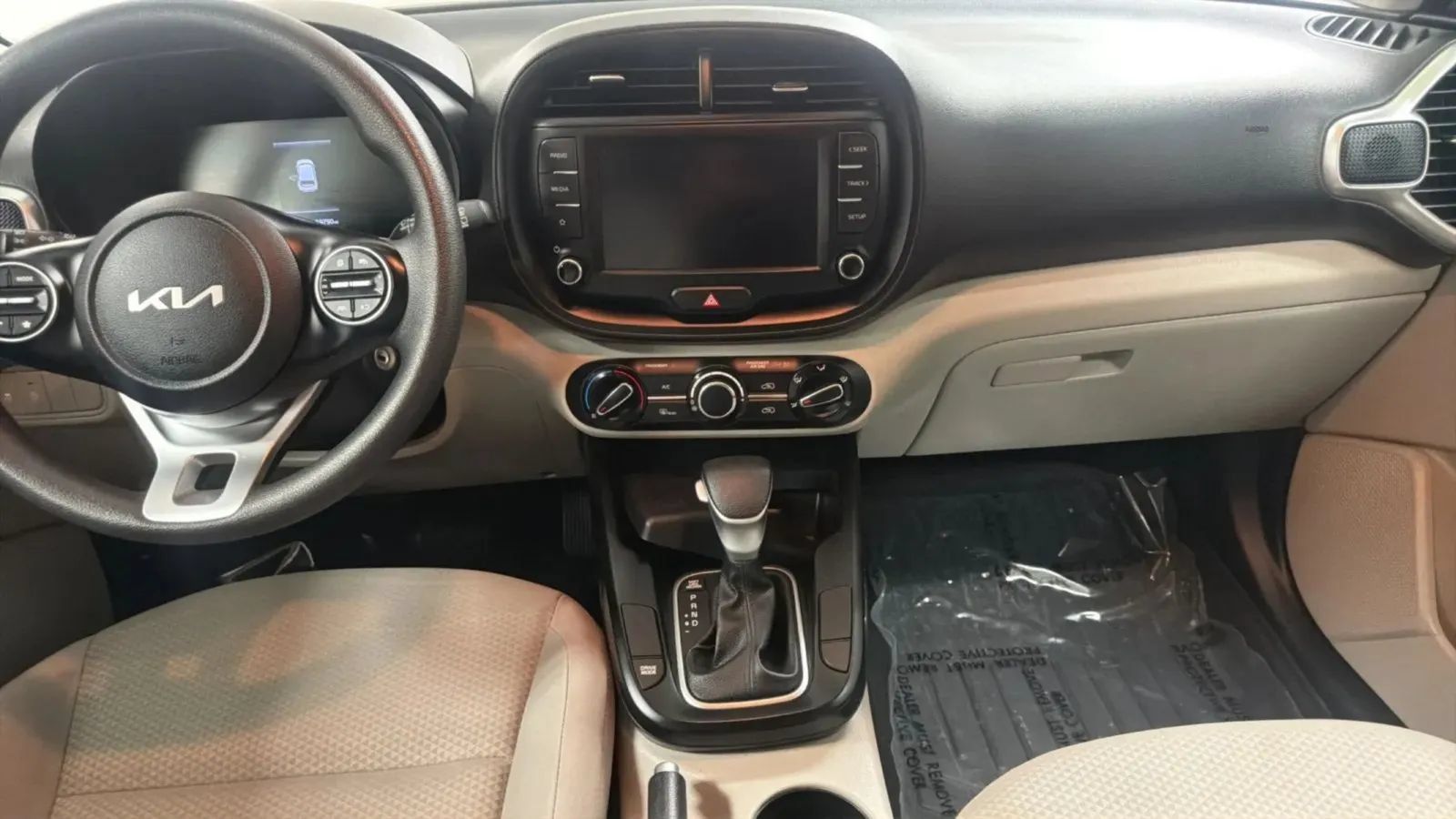 Used 2023 Kia Soul LX FWD image 16