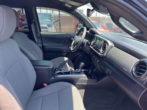 Used 2018 Toyota Tacoma TRD Off-Road image 23
