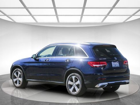 Used 2016 Mercedes-Benz GLC 300 4MATIC image 2