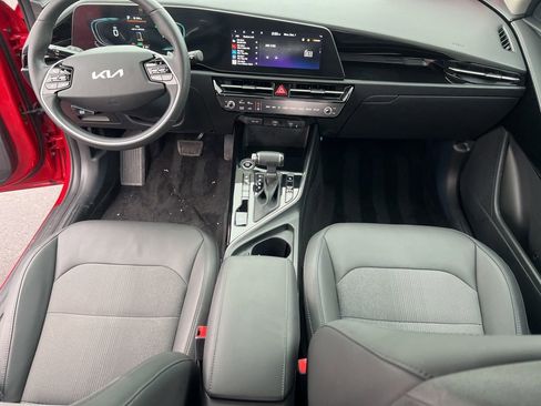Certified 2023 Kia Niro EX image 18