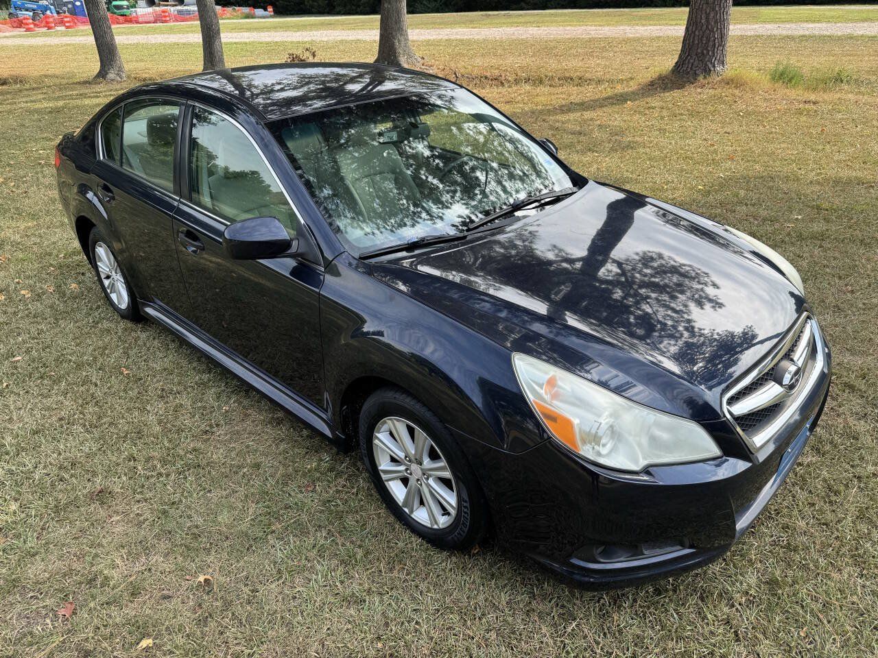 Used 2012 Subaru Legacy 2.5i AWD/4WD image 2