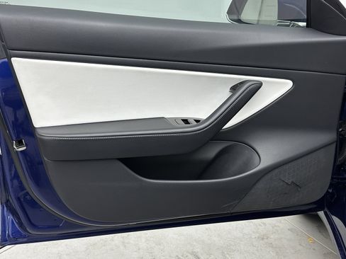 Used 2020 Tesla Model 3 Standard Range Plus image 10