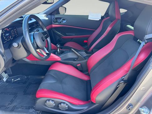 Used 2024 Nissan Z Performance w/ Floor Mat Package RWD image 10