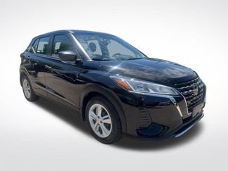 Used 2022 Nissan Kicks S FWD video 3