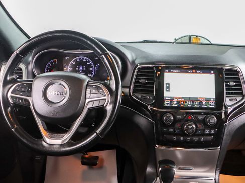 Used 2022 Jeep Grand Cherokee Limited image 17