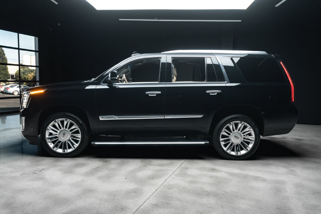 Used 2020 Cadillac Escalade Platinum AWD/4WD image 19