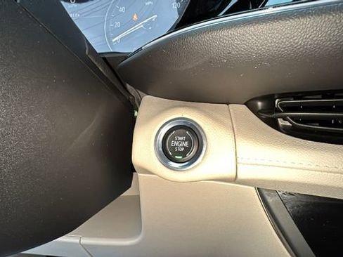 Used 2023 Buick Envision Avenir image 5