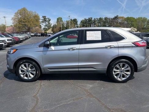 Used 2022 Ford Edge Titanium image 4