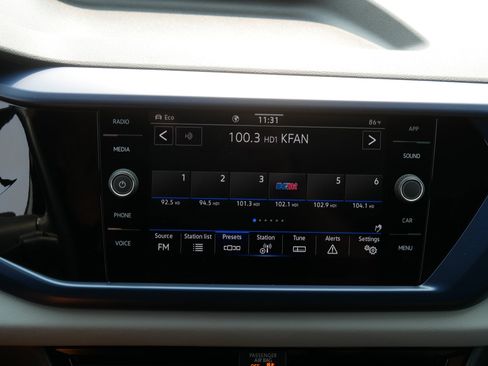 Used 2023 Volkswagen Taos SE w/ Panoramic Sunroof Package AWD/4WD image 22